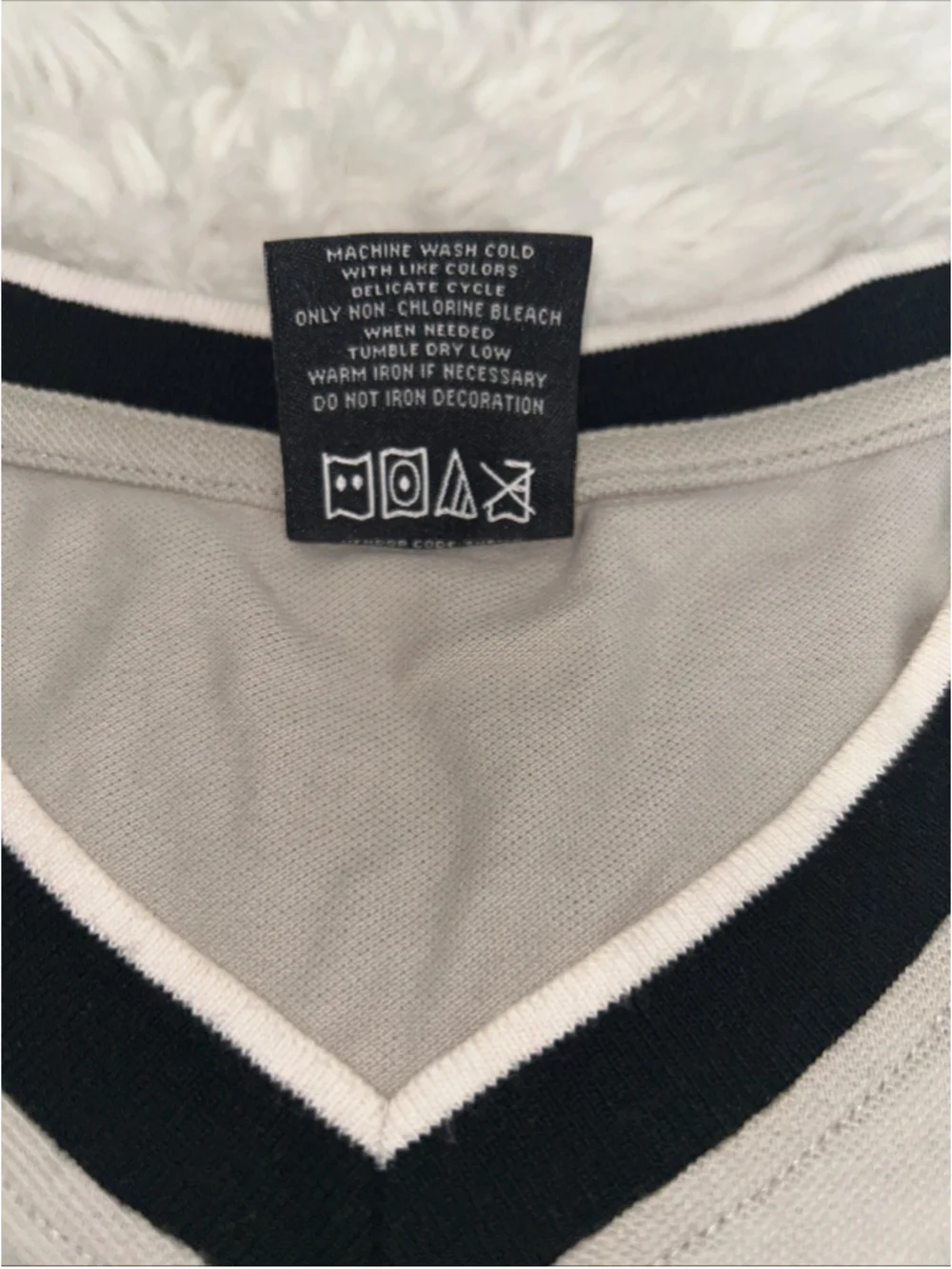 VTG ENYCE Mens 3X White V Neck T Shirt Sean Combs Style Big Tall Short Sleeve